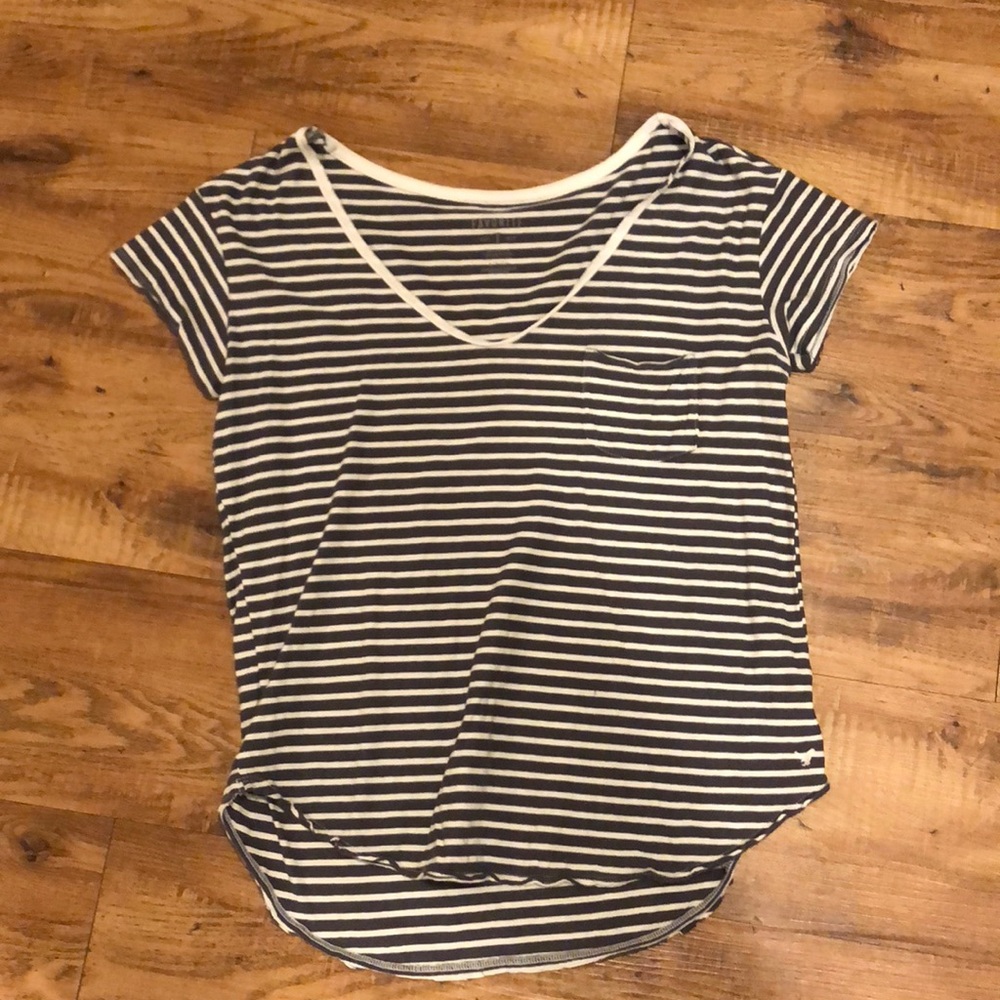 AE favorite T size S